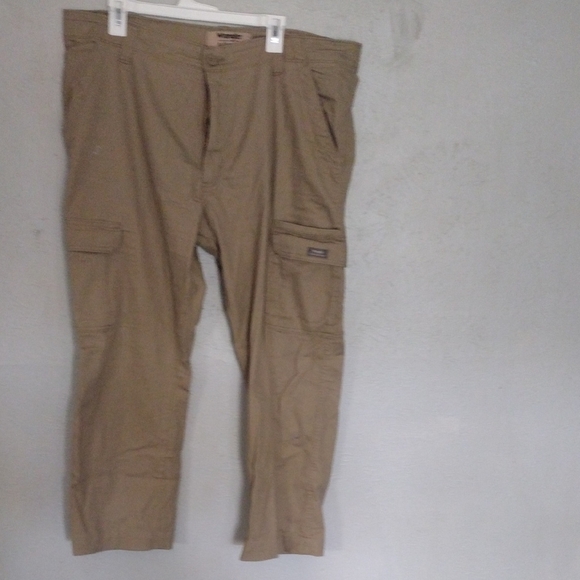 Wrangler Other - Wrangler Men's Khaki Cargo Pants/ Trousers